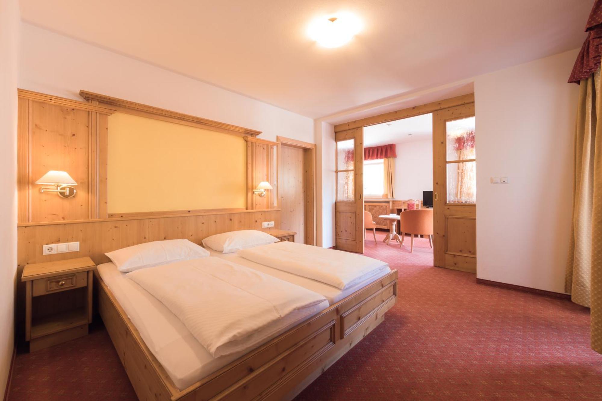 Berghotel Zum Zirm Collalbo Dış mekan fotoğraf