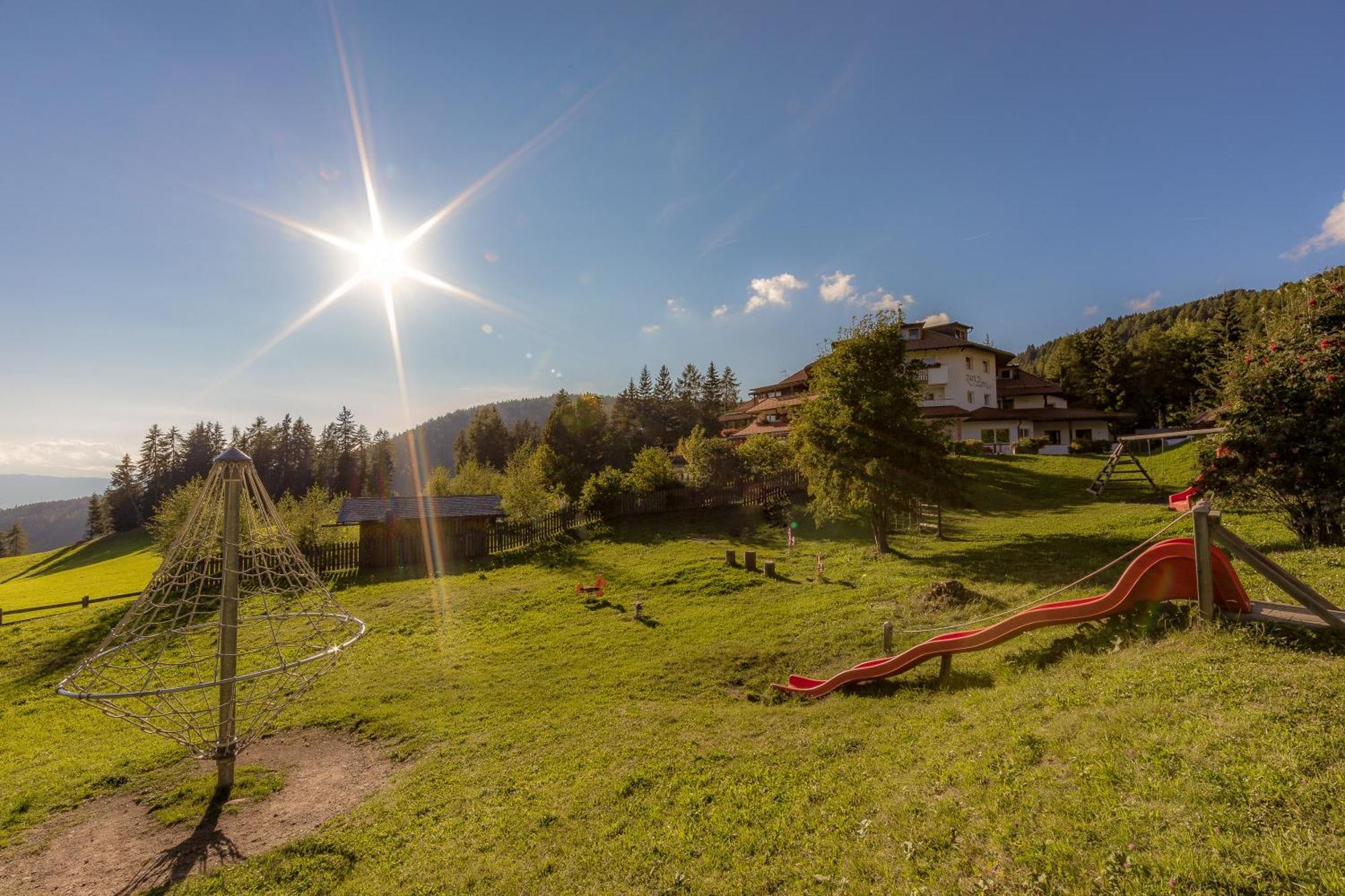 Berghotel Zum Zirm Collalbo Dış mekan fotoğraf